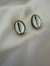 Load image into Gallery viewer, Handmade Earrings
