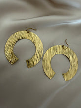 Load image into Gallery viewer, Handmade Earrings
